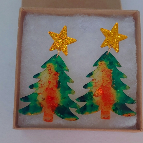 Fashion Fun Christmas Tree Earrings - Picture 4 of 6